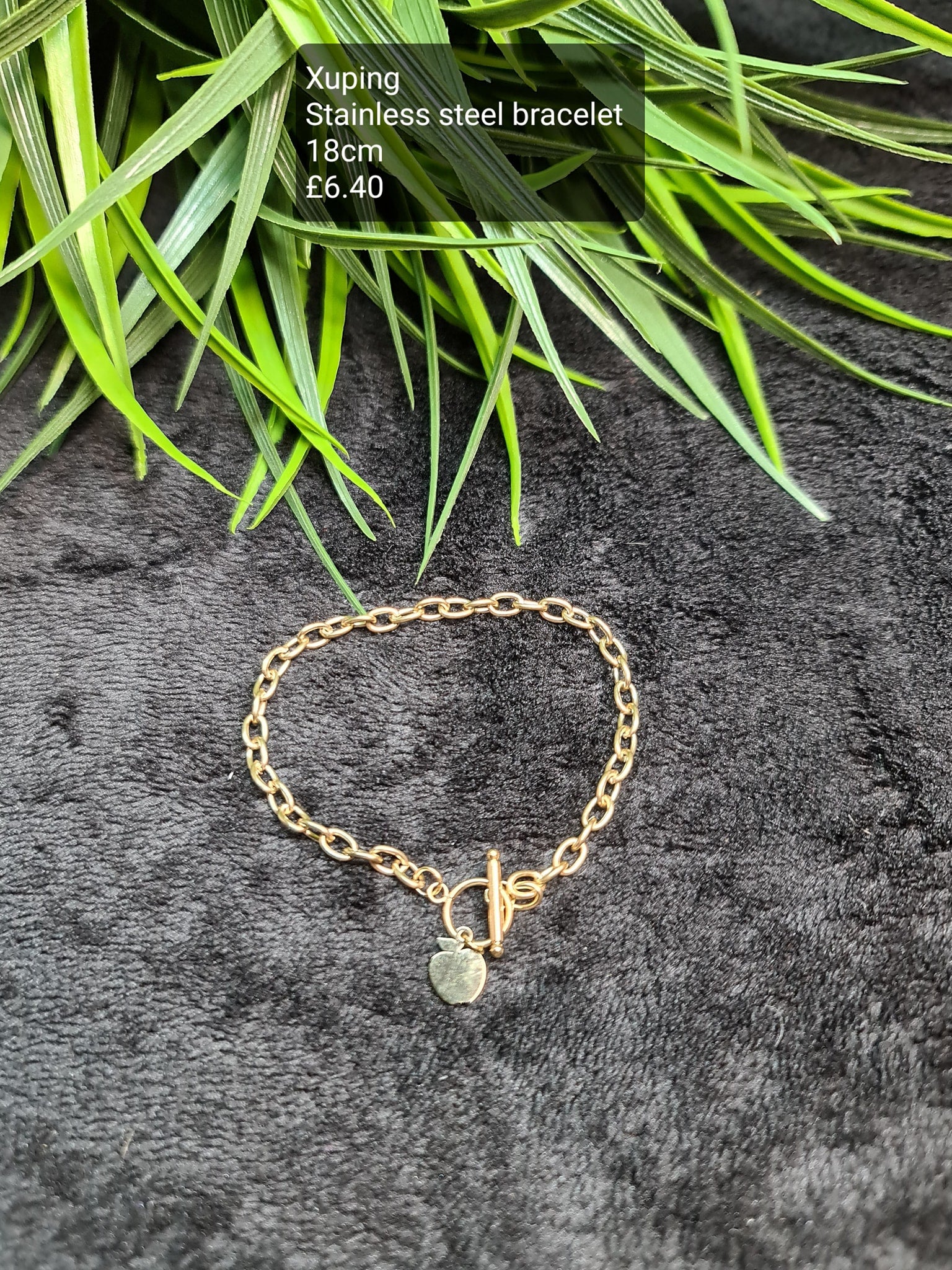 Apple bracelet image 0