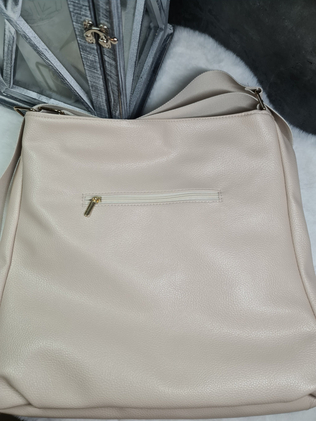 Vittoria Lucca beige handbag image 1