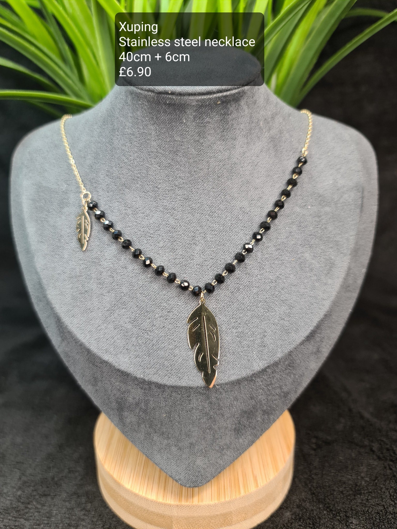 Feather necklace image 0