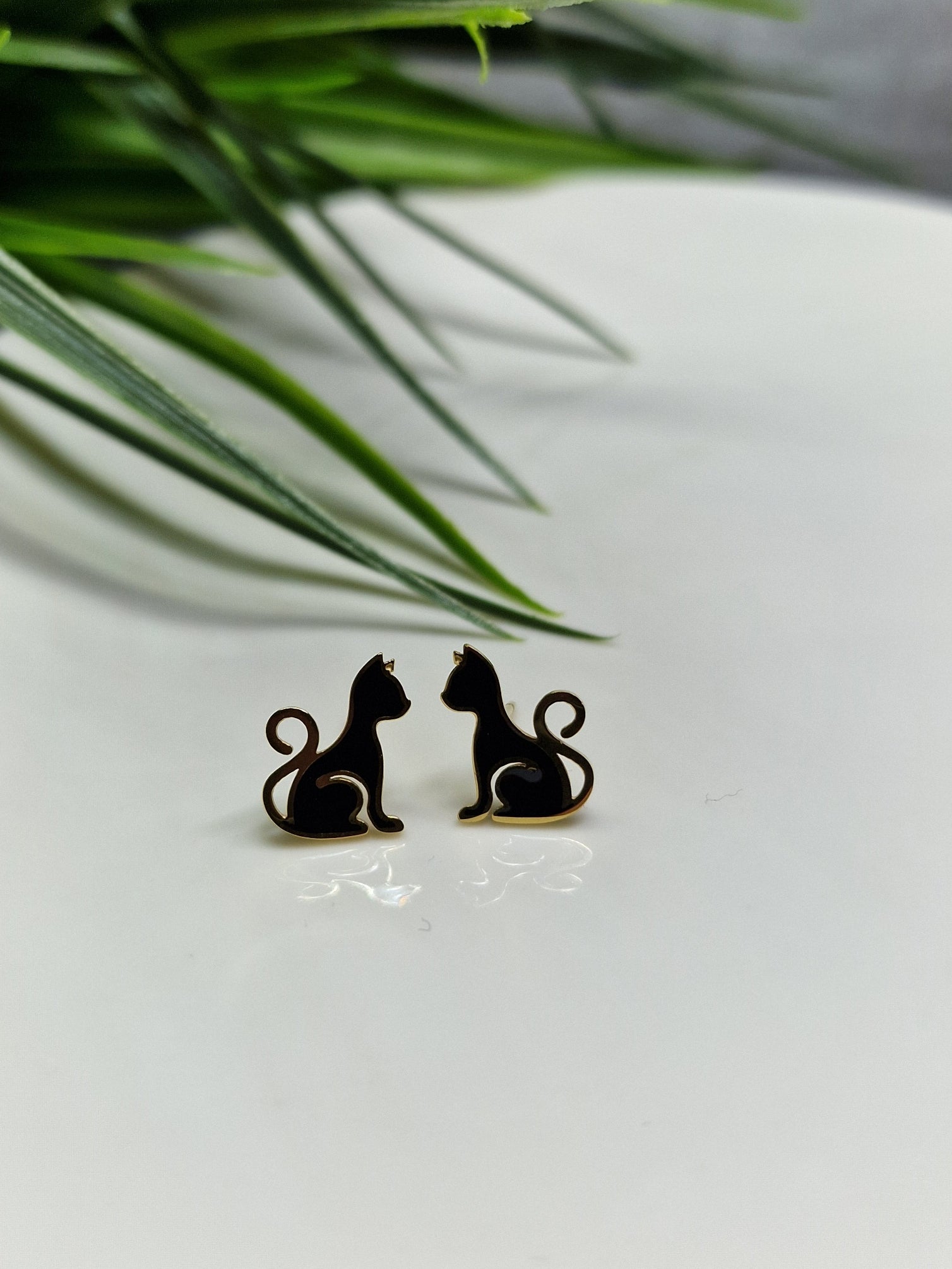 Black cat stud earrings image 0
